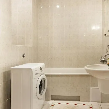 Centre 911 Flat Apartment Kiew